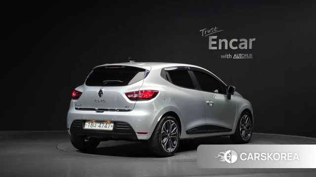 Renault Korea (Samsung) Clio 2018 Серебряный из Кореи