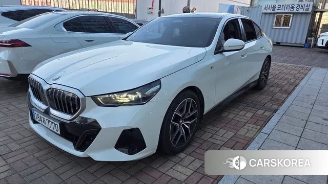 BMW 5 Series (G60) 2023 Белый из Кореи