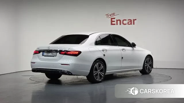 Mercedes-Benz E-Class W213 2020 Белый из Кореи