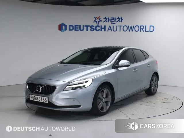 Volvo V40 2018 Серебряный из Кореи