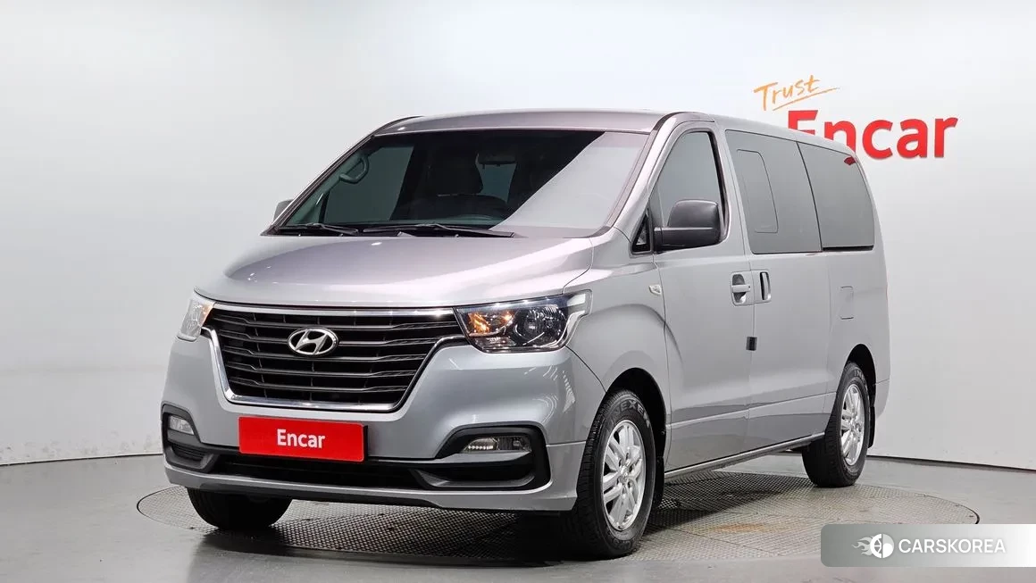 Hyundai The New Grand Starex 2018 Серебристо-серый из Кореи