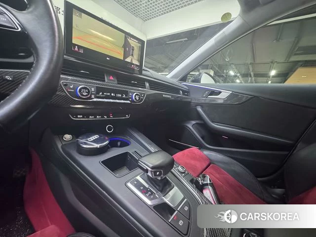 Audi A4L 2021 Белый из Китая