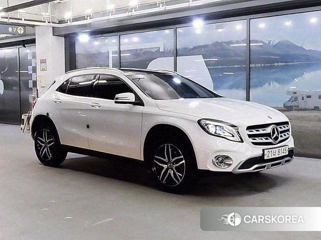 Mercedes-Benz GLA-Class X156 2018 Белый из Кореи