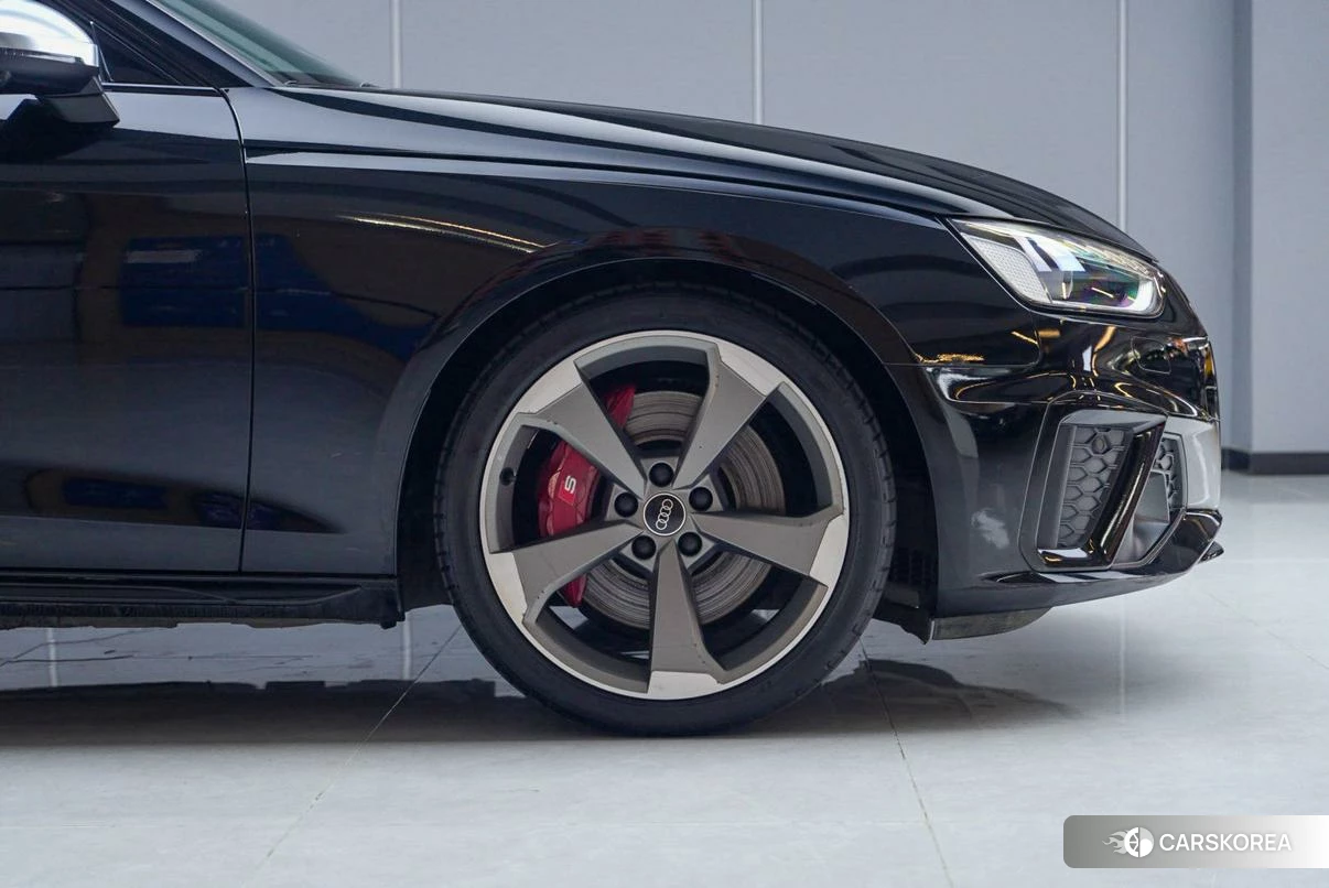 Audi S4 2022 Черный из Китая
