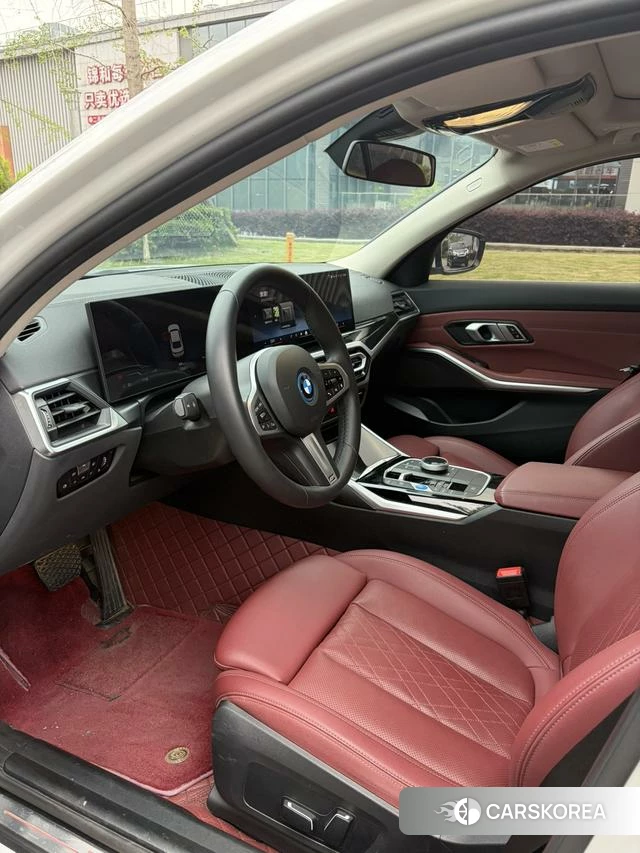 BMW i3 2024 Белый из Китая