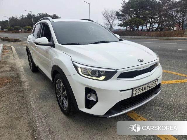 Kia Stonic 2019 Белый из Кореи