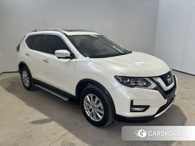 Nissan Qijun 2023 Белый из Китая