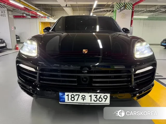 Porsche Cayenne (PO536) 2023 Черный из Кореи