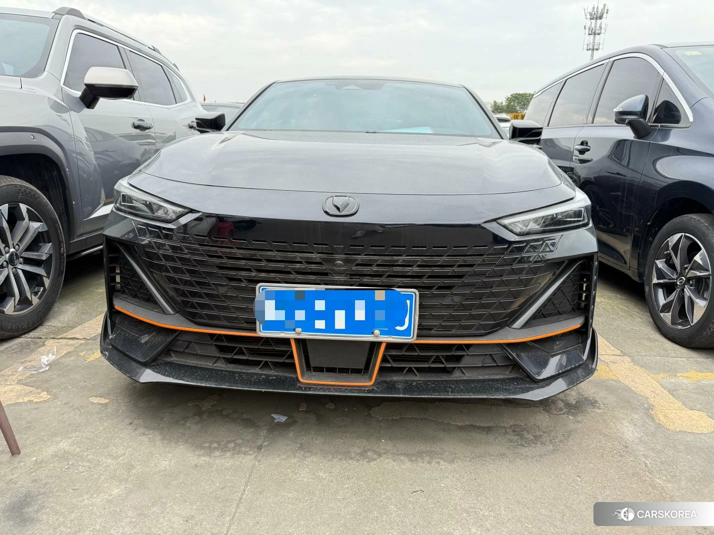 Chang'an UNI-V 2023 Темно-серый из Китая