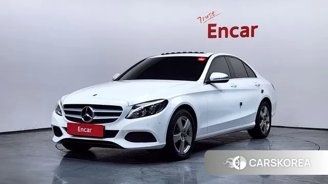 Mercedes-Benz C-Class W205 2018 Белый из Кореи