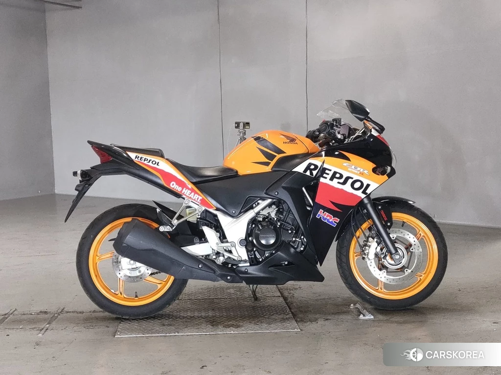 Проданный Honda CBR250R id 4064303 из Японии, фото 2