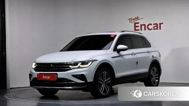 Volkswagen Tiguan second Generation 2023 Белый из Кореи