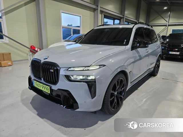 BMW X7 (G07) 2025 Цвет галактики из Кореи