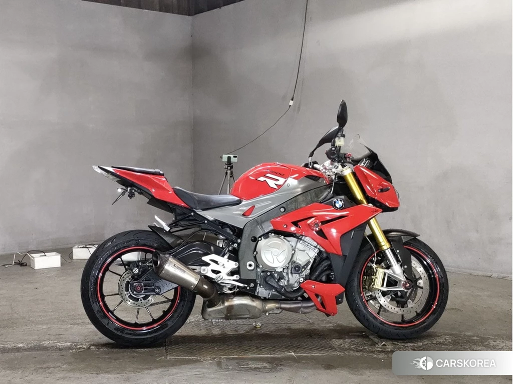 Проданный BMW S1000R 2016 из Японии