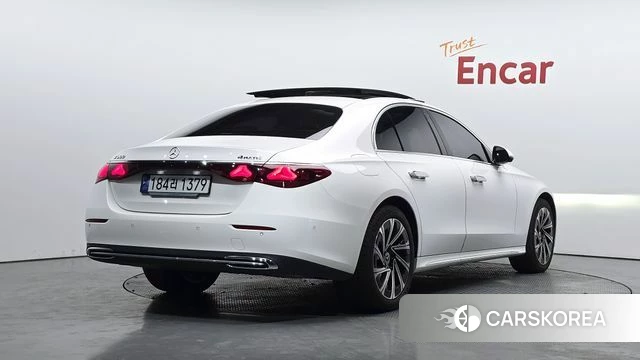 Mercedes-Benz E-Class W214 2024 Белый из Кореи