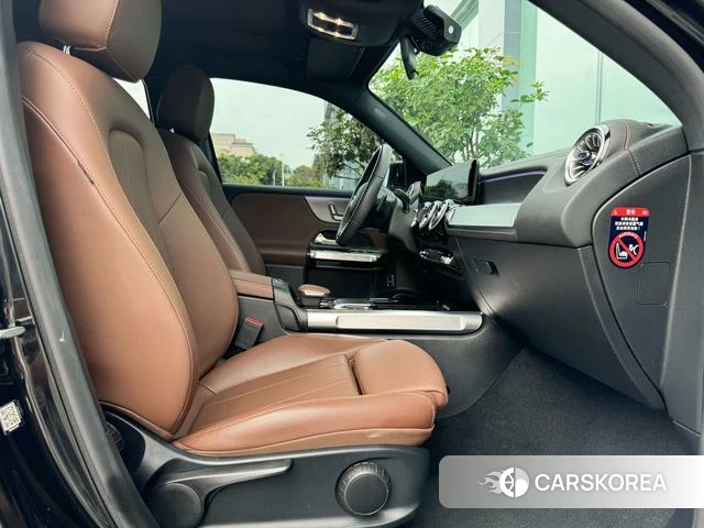 Mercedes-Benz GLB 2021 Черный из Китая