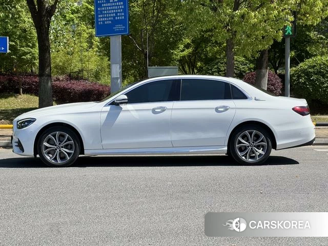 Mercedes-Benz E-class 2023 Белый из Китая