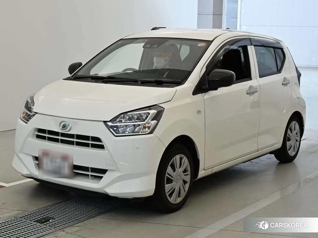 Daihatsu Mira e:S 2023 из Японии
