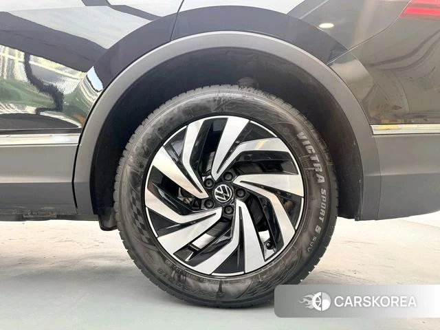 Volkswagen Tiguan L 2024 Черный из Китая