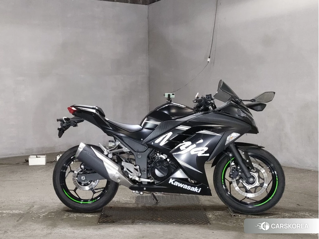 Проданный Kawasaki NINJA 250 2017 из Японии