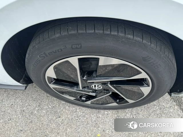 Volkswagen ID.3 2023 Белый из Китая
