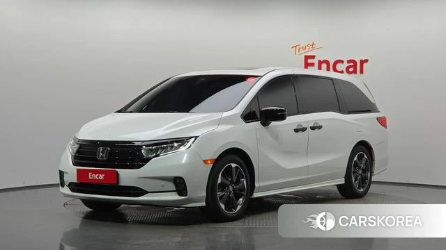 Honda Odyssey 2023 Белый из Кореи