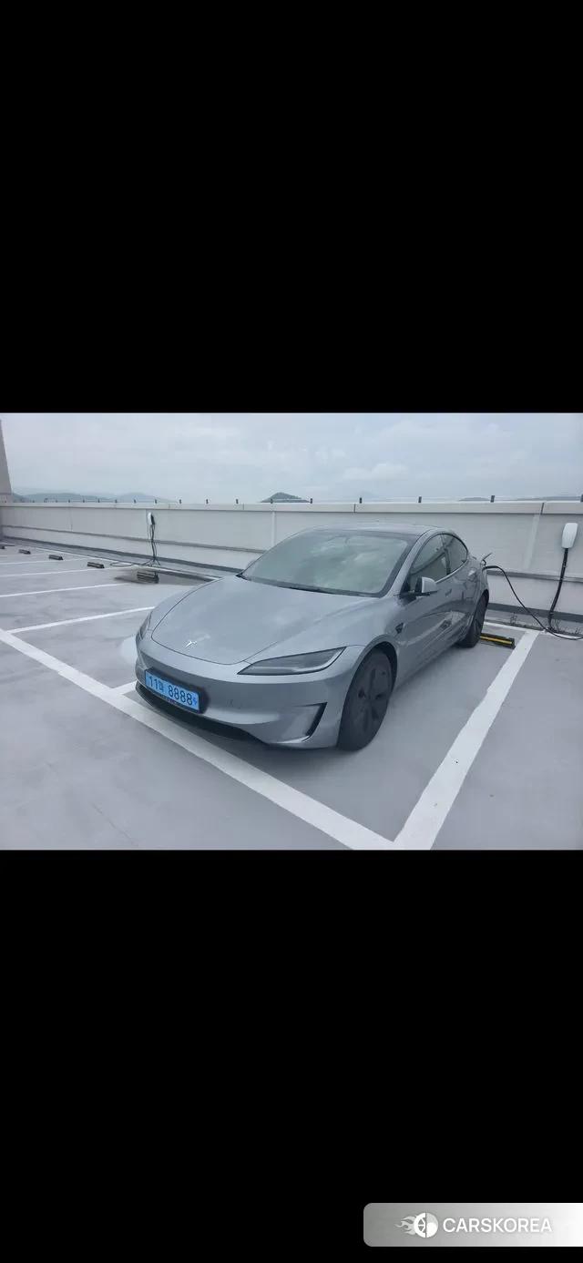 Tesla Model 3 2025 Серебристо-серый из Кореи