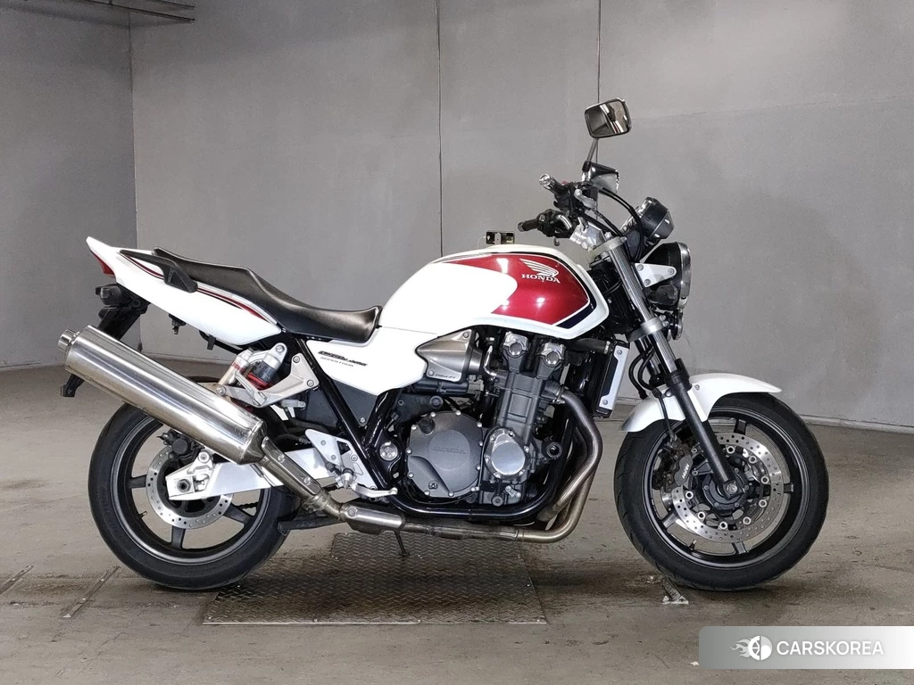 Проданный Honda CB1300SF 2011 из Японии
