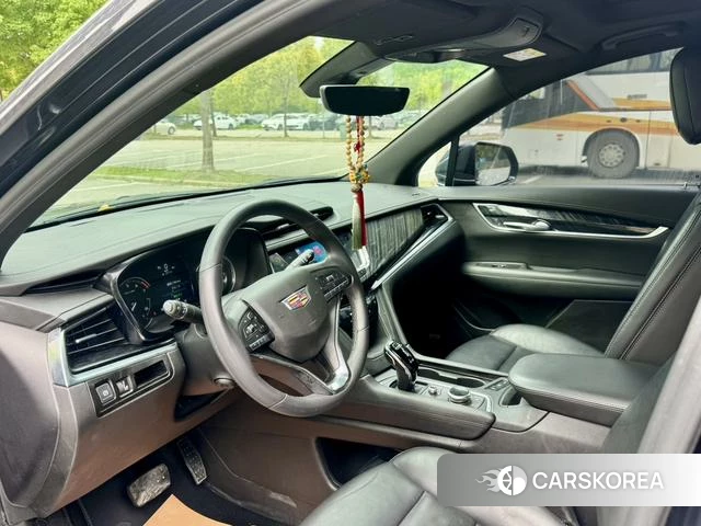 Cadillac XT6 2023 Черный из Китая