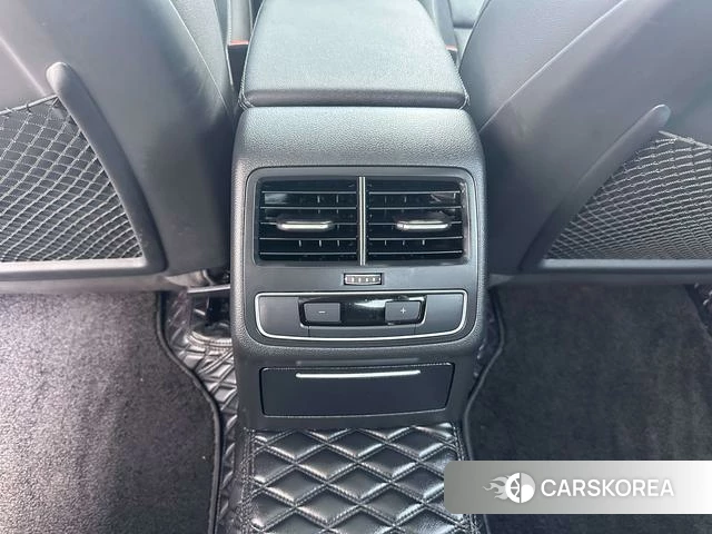 Audi A4L 2023 Белый из Китая