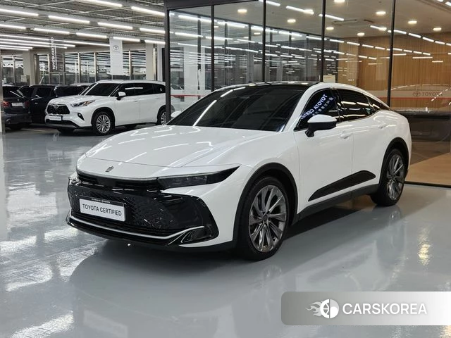 Toyota Crown Crossover 2023 Белый из Кореи