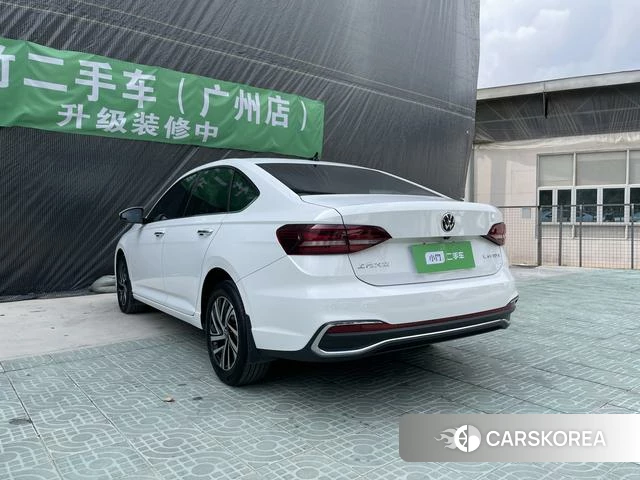 Volkswagen Lavida 2023 Белый из Китая