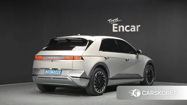 Hyundai Ionic 5 2024 Серебристо-серый из Кореи
