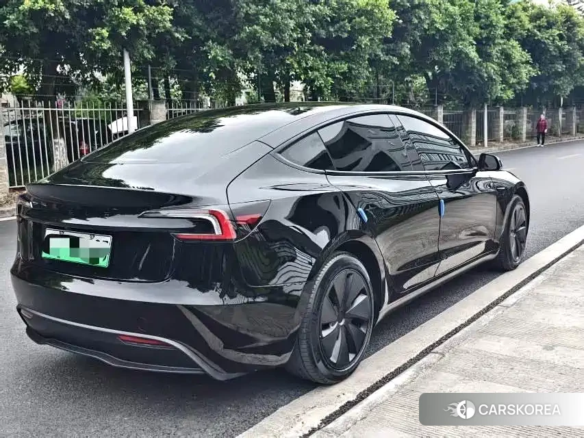 Tesla Model 3 2024 Черный из Китая