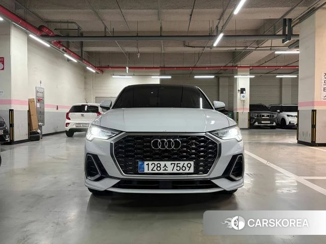 Audi Q3 (F3) 2023 Белый из Кореи