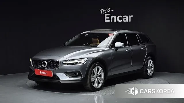 Volvo V60 Cross-Country 2nd Generation 2019 Серый из Кореи
