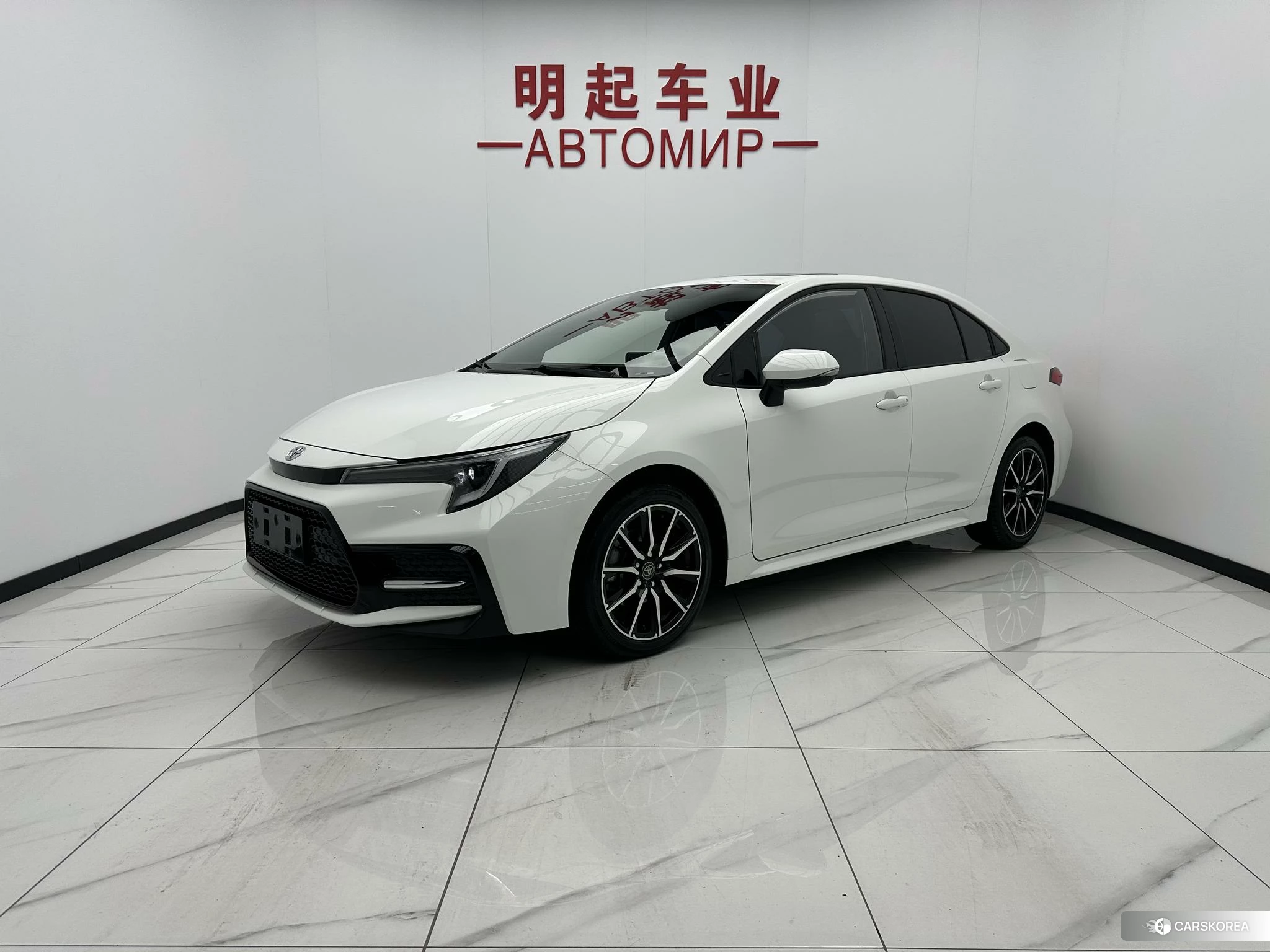 Toyota Levin 2023 Белый из Китая