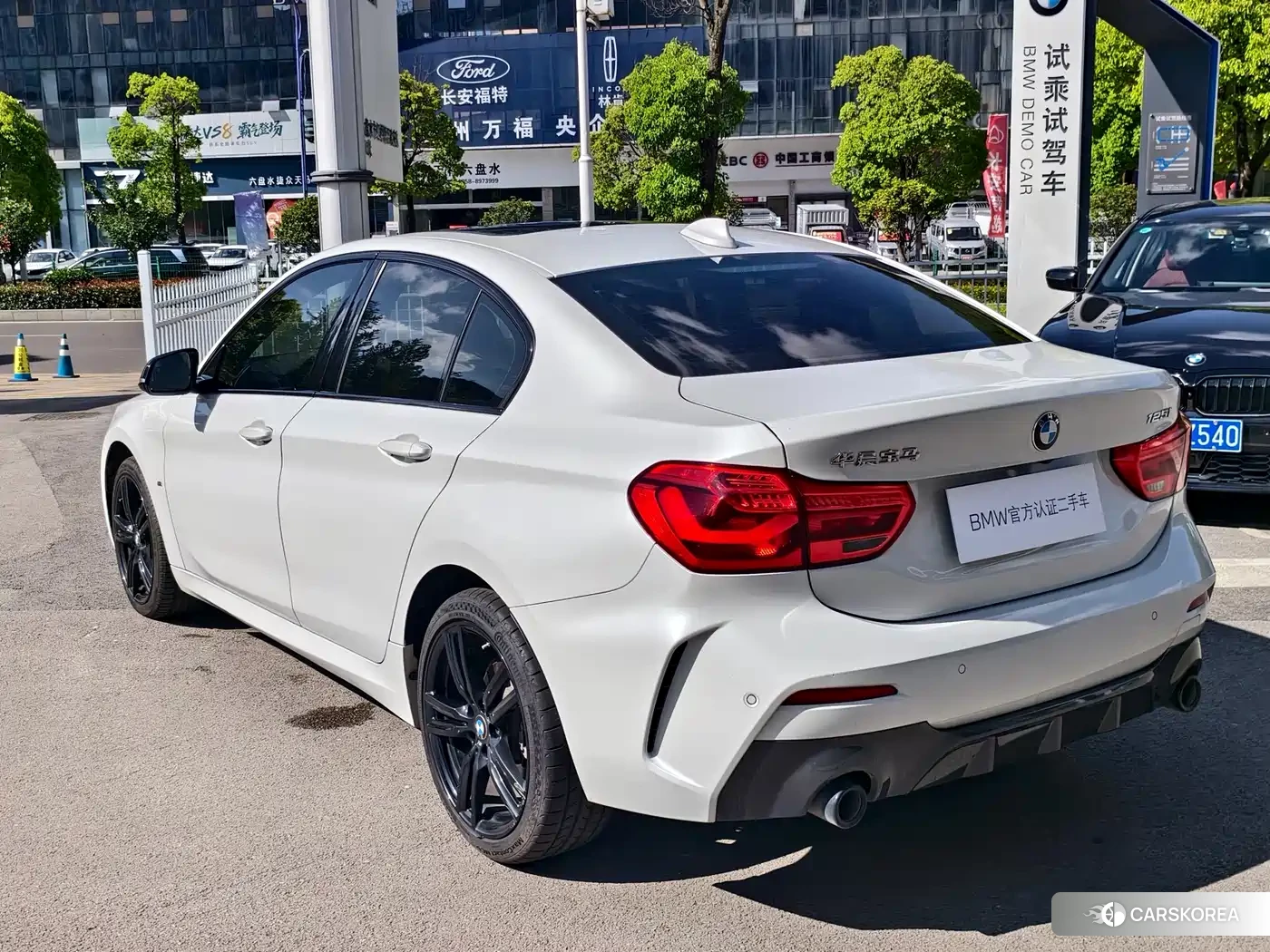 BMW 1 series 2023 Белый из Китая