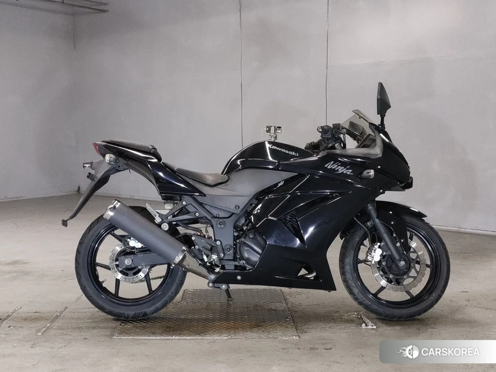Проданный Kawasaki NINJA 250R id 4160318 из Японии