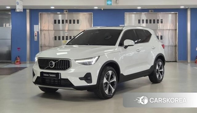 Volvo XC40 2025 Белый из Кореи