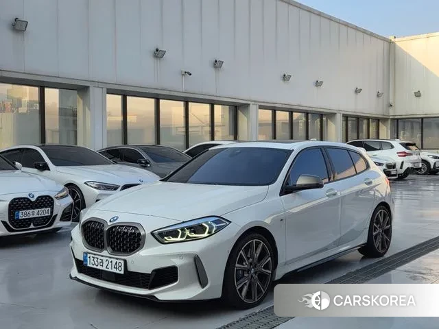 BMW 1 Series (F40) 2024 Белый из Кореи