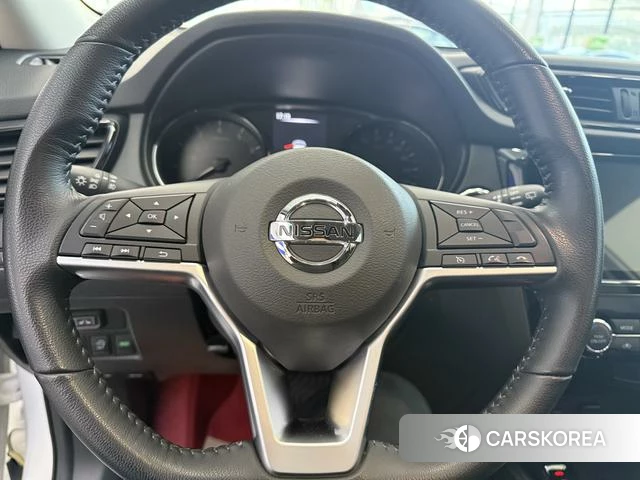 Nissan Qijun 2023 Белый из Китая