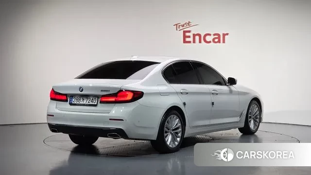 BMW 5 Series (G30) 2022 Белый из Кореи