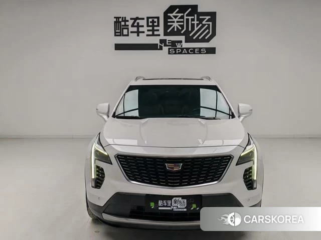 Cadillac XT4 2021 Белый из Китая