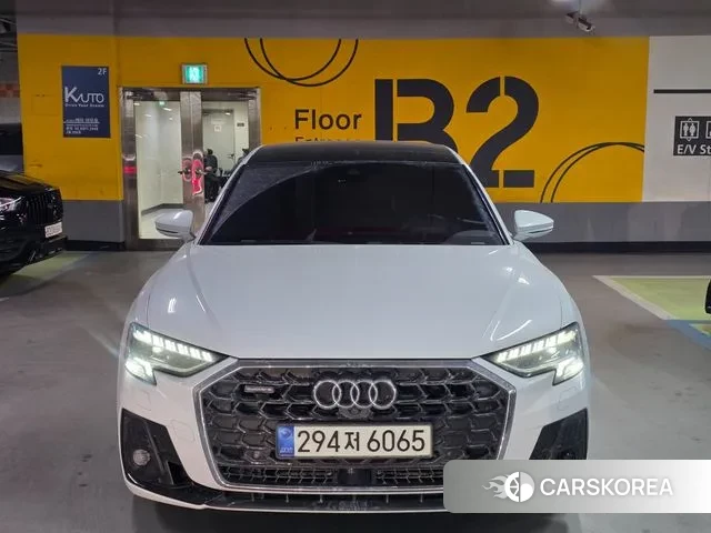 Audi A8 (D5) 2022 Черный из Кореи