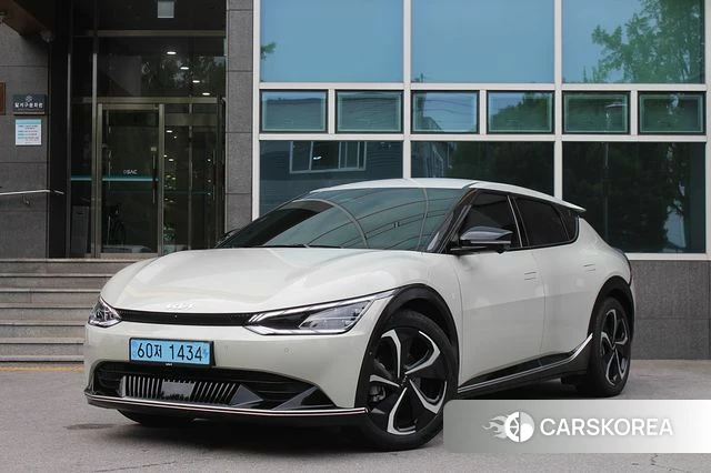 Kia EV6 2022 Серебристо-серый из Кореи