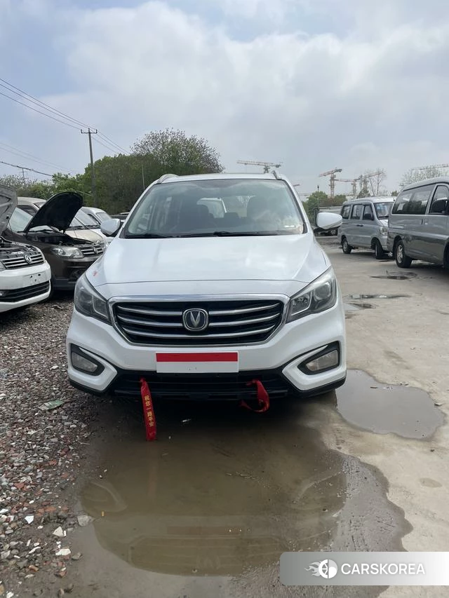 Chang'an Ling Xuan 2018 Белый из Китая