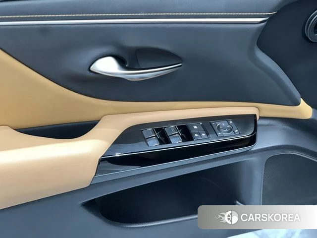 Lexus ES 2022 Белый из Китая