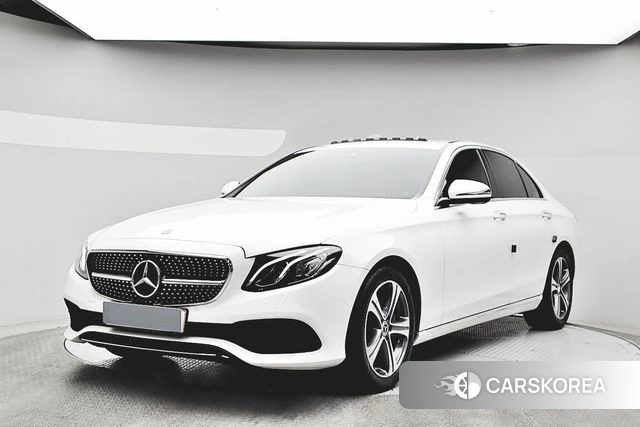Mercedes-Benz E-Class W213 2018 Белый из Кореи