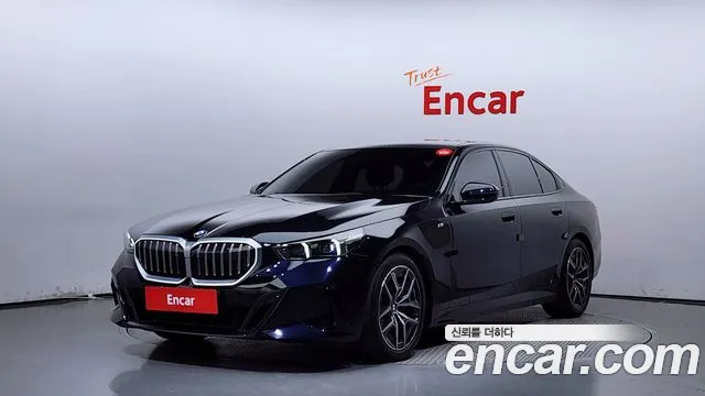 BMW 5 Series (G60) 2023 Черный из Кореи